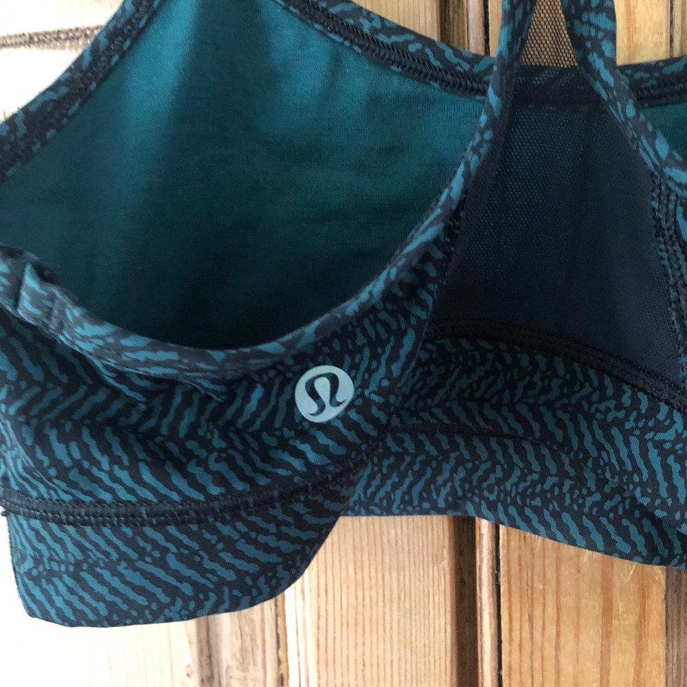 Lululemon Flow Y Sports Bra 4 - Picture 5 of 6